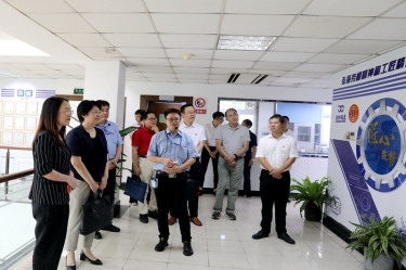 2020年7月14日，時(shí)任浙江省總工會(huì)黨組成員、副主席張衛(wèi)華一行蒞臨景興紙業(yè)調(diào)研推進(jìn)新時(shí)代產(chǎn)業(yè)工人隊(duì)伍建設(shè)改革工作